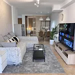 Garden Bbq & Walk To 10min-sesimbra Apartamento