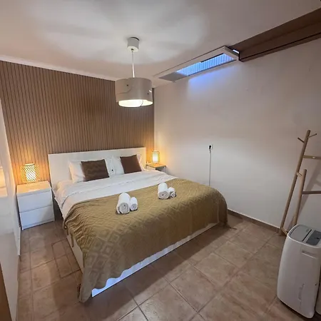 Garden Bbq & Walk To 10min-sesimbra Apartamento