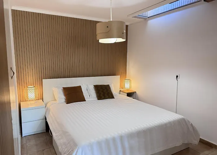 Garden Bbq & Walk To 10min-sesimbra *