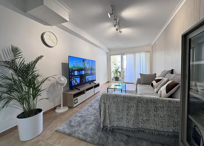 Garden Bbq & Walk To 10min-sesimbra Apartment