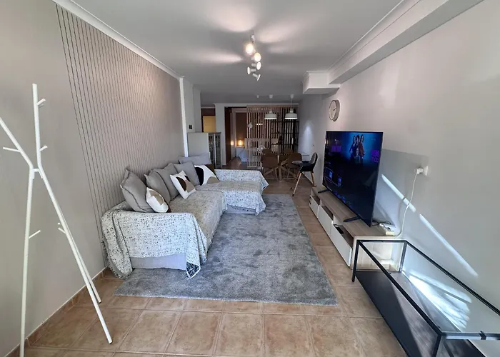 Apartment Garden Bbq & Walk To 10min-sesimbra *