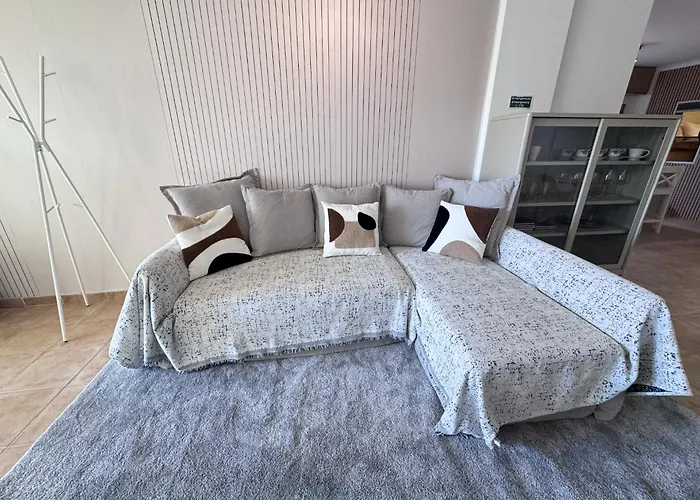 Apartment Garden Bbq & Walk To 10min-sesimbra
