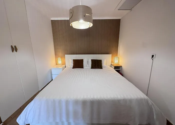 Garden Bbq & Walk To 10min-sesimbra Apartment