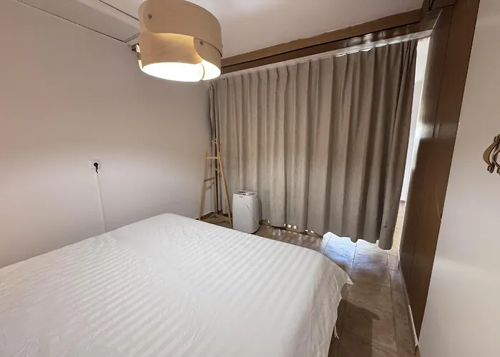 Apartment Garden Bbq & Walk To 10min-sesimbra