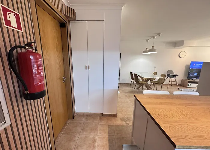 Garden Bbq & Walk To 10min-sesimbra Apartment *