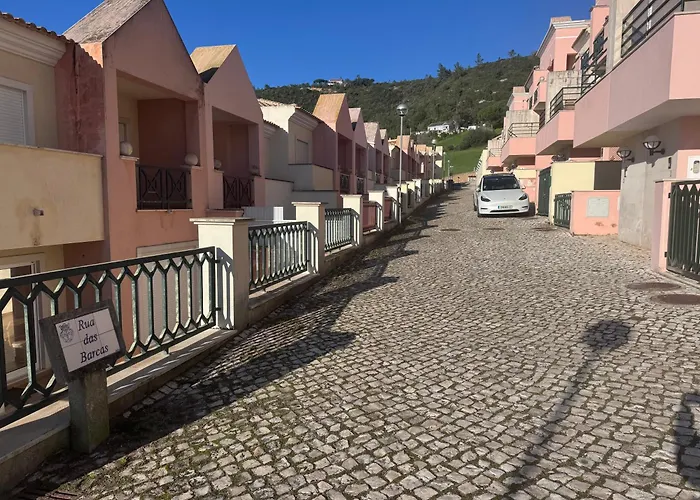 Garden Bbq & Walk To 10min-sesimbra * Sesimbra