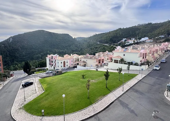 Garden Bbq & Walk To 10min-sesimbra Apartment *